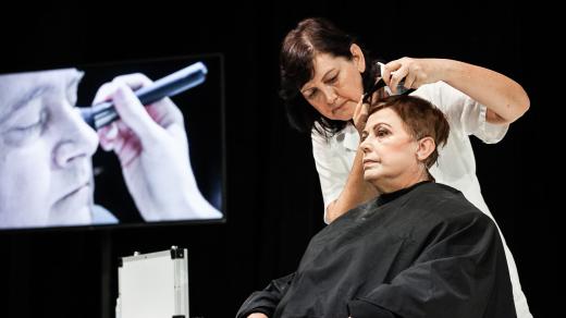 Jitka Juříková, vlásenkářka a maskérka, Slovácké divadlo v Uherském Hradišti