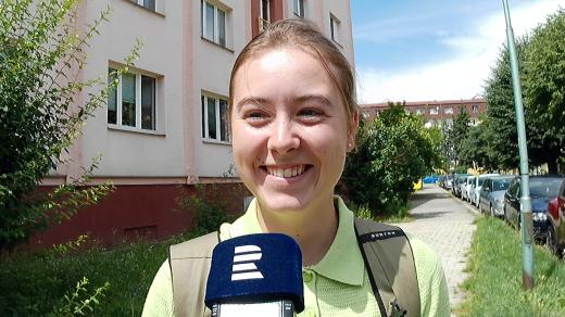 Mladá botanička Věra Kafková pátrá v ulicích města Olomouce