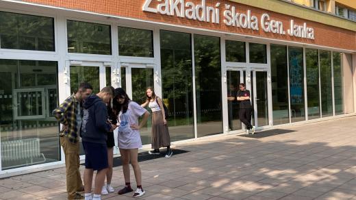 Na jedné z ostravských základních škol teď žáci dokončují komiks o kyberšikaně