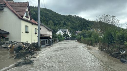 Hanušovice zaplavila voda z rozvodněné Moravy