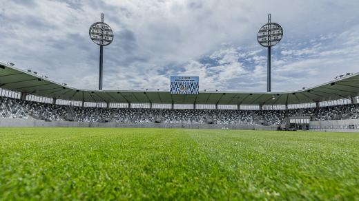Nový hradecký stadion.