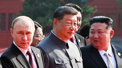 Ruský prezident Vladimir Putin, jeho čínský protějšek Si Ťin-pching a severokorejský vůdce Kim Čong-un