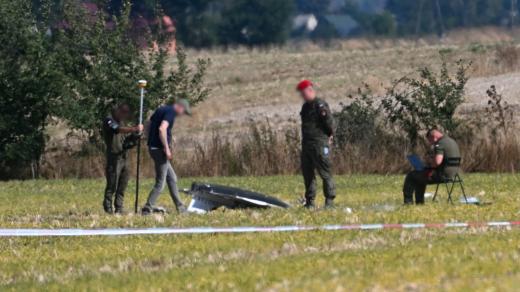 Místo havárie ruského dronu ve vesnici Wohyń ve východním Polsku