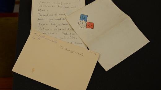 Tajemná obálka ukrývala 5 stran převážně v angličtině