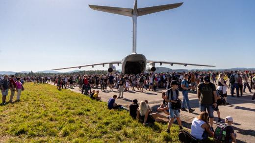 Dny NATO na letišti v Mošnově navštívilo v sobotu podle policie až 100 tisíc lidí