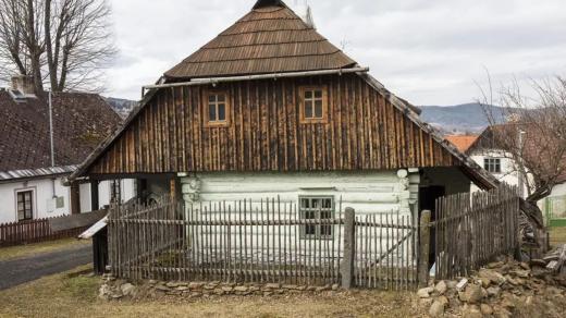 Zrekonstruovaná roubená chalupa ve Strašíně