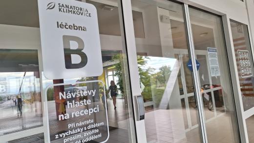 Vstup do budovy Sanatorií Klimkovice