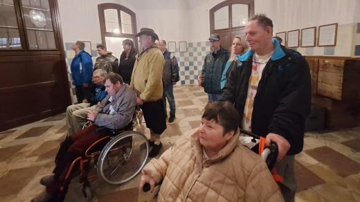 Zámek Hluboká v rámci akce Památky bez bariér přivítal bezmála 200 návštěvníků s různým handicapem. Přijeli z celého Česka