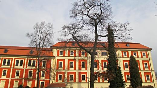 Zámek Ostrov