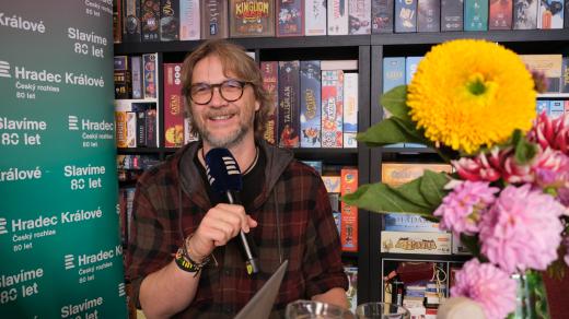 Lukáš Zajíček v rozhlasové kavárně