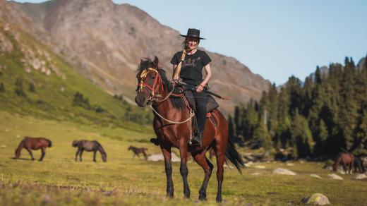 Na koni v horách země nekonečných stepí - Kyrgyzstán
