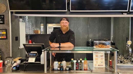 Adam z Vyškova pracuje na Islandu a každý měsíc jezdí domů za rodinou