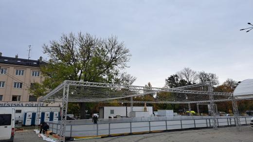Olomouc se připravuje na Vánoce. Chybět nebude punčová stezka, kluziště ani vyhlídkové kolo