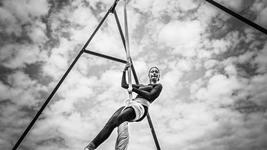 TJ Sokol Pardubice - vzdušná akrobacie na šálách