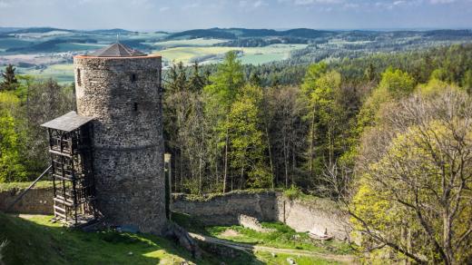 Zřícenina hradu Helfenburk u Bavorova na Strakonicku