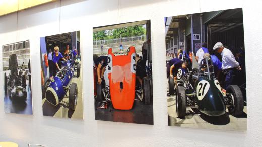 Výstava fotografií Marka Slabého ze závodního okruhu v Le Mans v Českém rozhlase České Budějovice