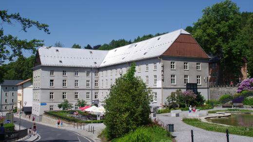 Lázeňský dům Hrad spoluprojektoval ještě sám zakladatel lázní Vincenz Priessnitz