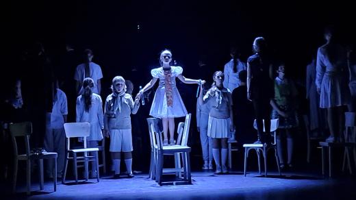 Z generální zkoušky muzikálu Dvojčata