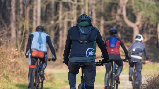 Cyklisté, horská kola