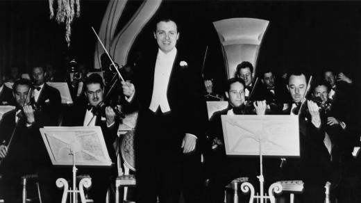 Andre Kostelanetz a jeho orchestr v roce 1937