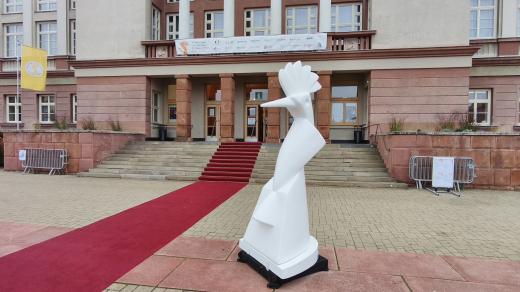 Dům kultury Ostrov, dějiště Filmového a televizního festivalu Oty Hofmana