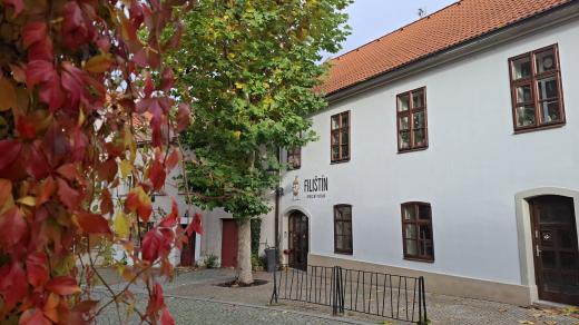 Pivovar Filištín sídlí v historickém domě čp. 34 ve Filištínské ulici nedaleko chrudimského náměstí