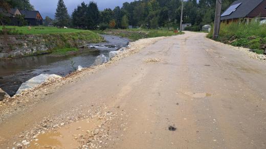 Nezpevněná cesta na Jesenicku