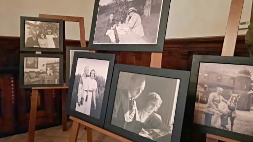 Snímky zachycují někdejší šlechtické majitele zámku