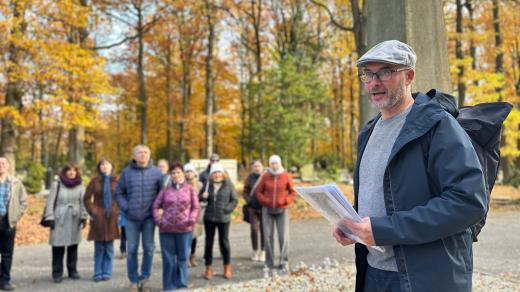 Lesní hřbitov u Zlína je místem posledního odpočinku spousty známých osobností