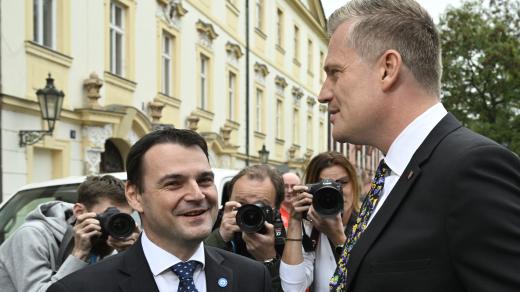 Filip Turek (Motoristé sobě) vyzval vládu, aby se omluvila občanům za proruské nálepkování