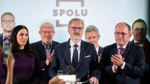 Koalice Spolu komentuje předběžné výsledky končících voleb