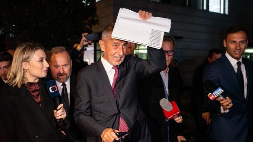 Andrej Babiš odchází z volebního štábu hnutí ANO