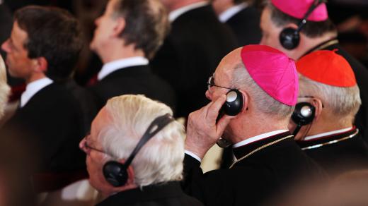 Překlad tiskové konference.