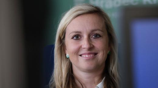 JUDr. Petra Kubínová ve studiu Českého rozhlasu Hradec Králové