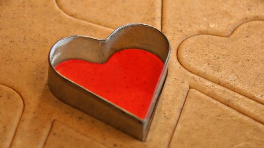 Pohádka O kouzelné stolístce a srdci z perníku