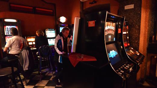 Ilegální herna, hrací automat