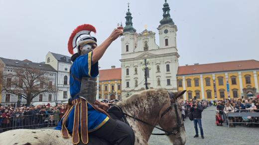 Tradiční žehnání Svatomartinského vína v Uherském Hradišti 2025, Martin na bílém koni