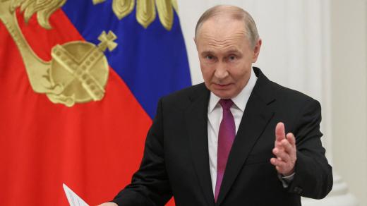 Ruský prezident Vladimir Putin se účastní slavnostního předávání cen u příležitosti Dne národní jednoty v Kremlu v Moskvě, Rusko, 4. listopadu 2025