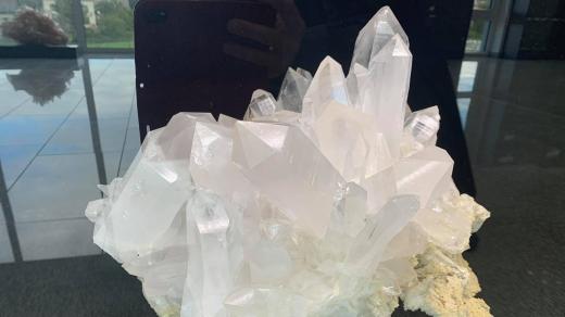 Galerie minerálů ve Dvoře Králové nabízí další expozici. Uvidíte v ní drahé kameny z celého světa