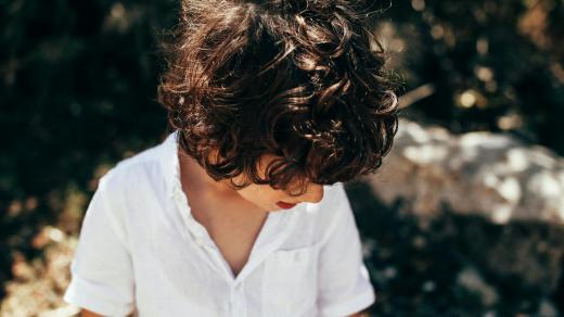 Kluk, chlapec, bílá košile