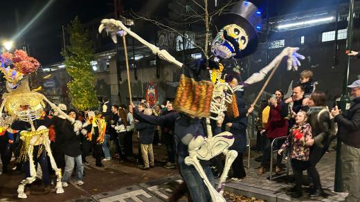 Dia de Muertos je svátek zemřelých plný radosti, barev a hudby