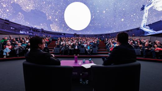 Natáčení Meteoru v planetáriu