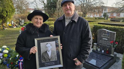 Ostatky válečného hrdiny Miroslava Špota se po více než 80 letech vrátily do Jičína, kde vyrůstal