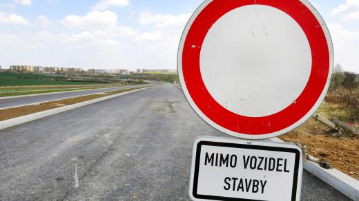 Zákaz vjezdu (mimo vozidel stavby)