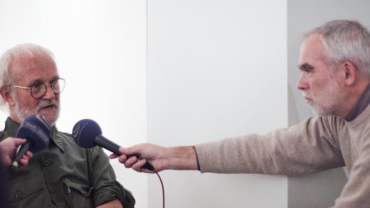 Karel Oujezdský při rozhovoru s Josefem Koudelkou