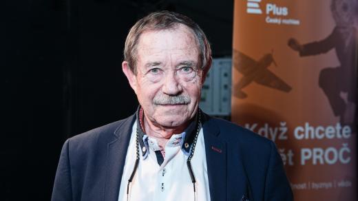 Jefim Fištejn v Osobnosti Plus, natáčené živě 17. listopadu v Rock Café