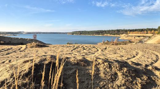 Pískovna Halámky, která je zdrojem pitné vody pro město České Velenice