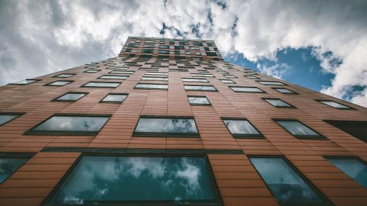 AZ Tower se s výškou 111 metrů (s anténami 116 metrů) stala nejvyšším domem Česka. O dva metry překonala pražský City Tower, který držel rekord od roku 2007. Budova byla otevřena v červnu 2013 a její stavba stála 800 milionů korun