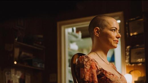 Emma Stone ve snímku Bugonia