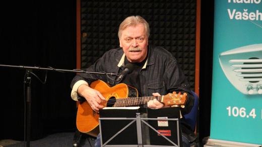 Miroslav Paleček vystoupil ve studiovém sále Českého rozhlasu České Budějovice